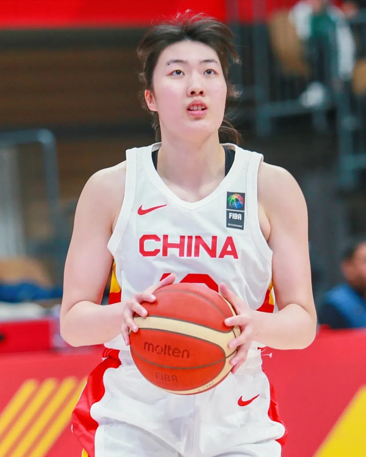 雷火电竞app-澳大利亚队投篮高度集中，勇夺女子篮球冠军