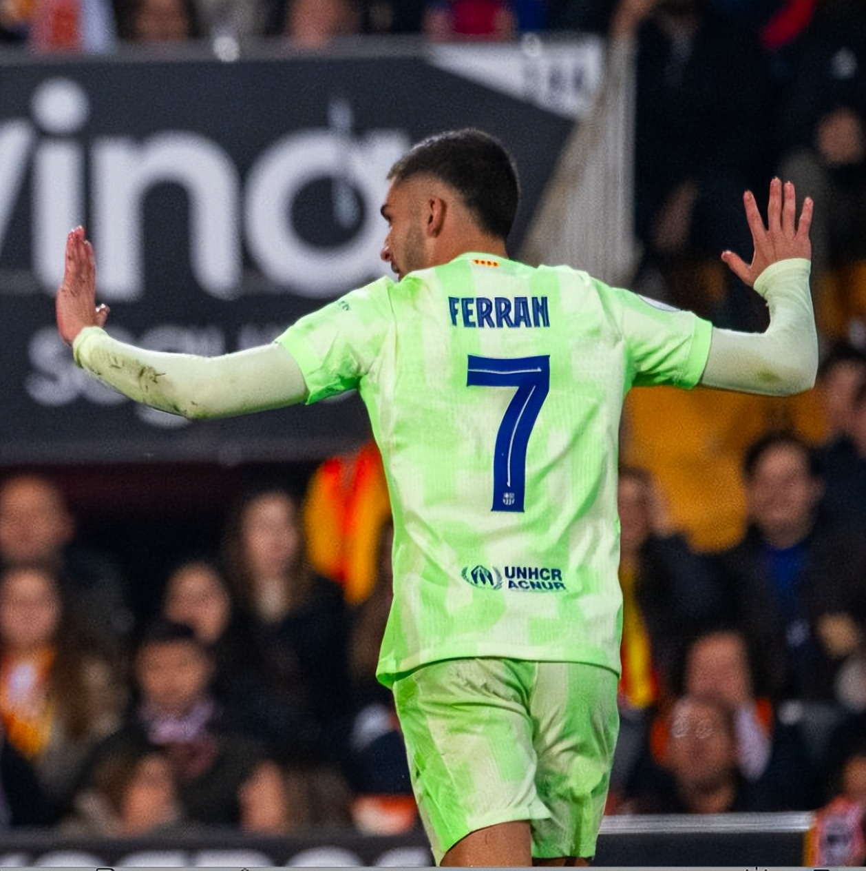 巴伦西亚主场不敌埃瓦尔，遗憾失利