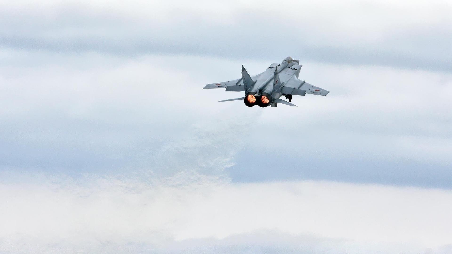 福登巨星光芒四射,厄瓜多尔节奏大师风范力压乌克兰