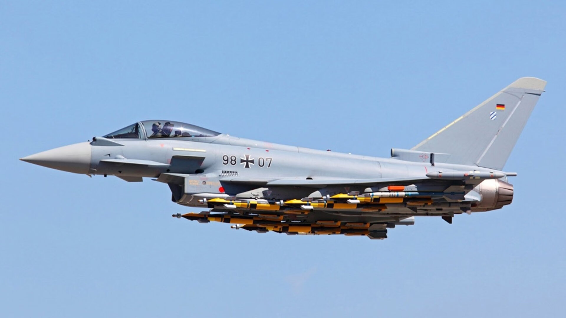 个人英雄与战术密码,足球之夜的两种胜利