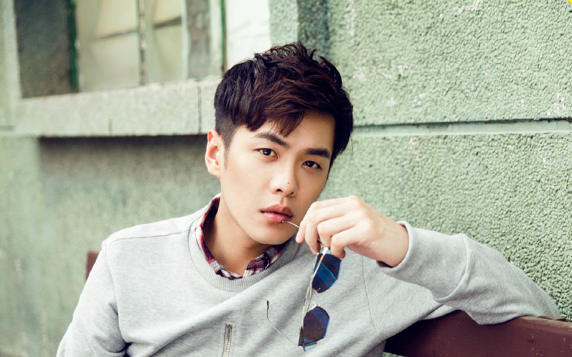 亚洲风暴席卷北欧，李刚仁的压制哲学与一场双重意义的翻盘