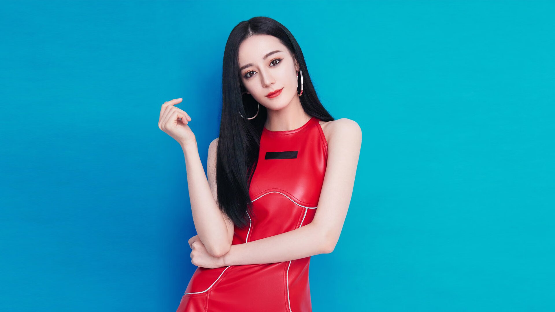 足球赛场双响炮,福登爆发助球队告捷,阿尔及利亚强势拿下智利